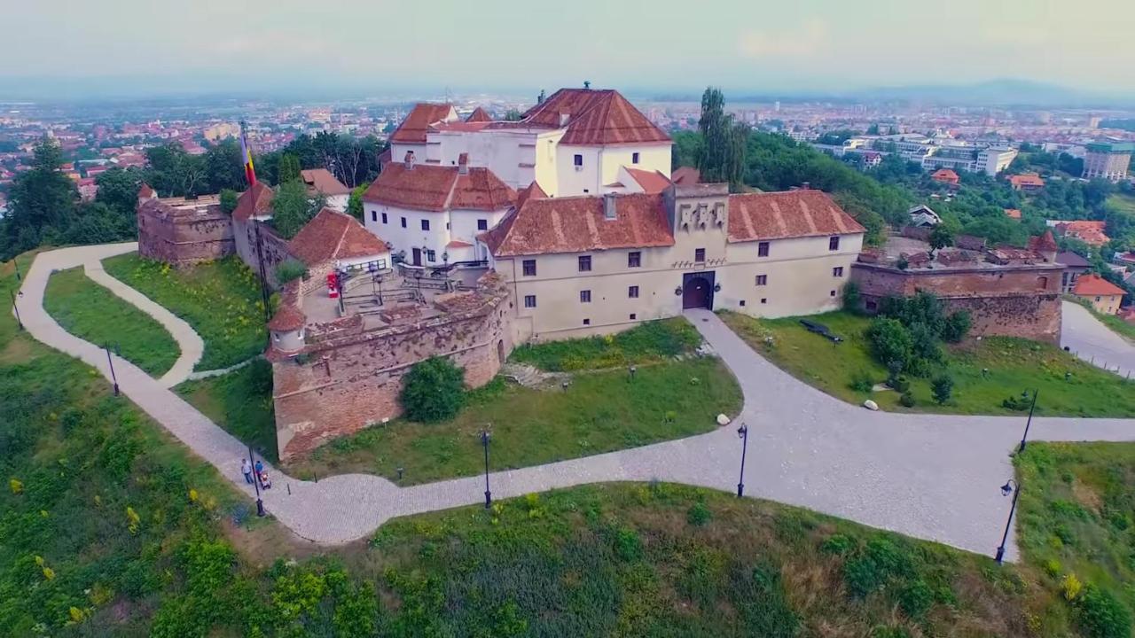 Apartment Alonisos Lux Брашов Екстериор снимка