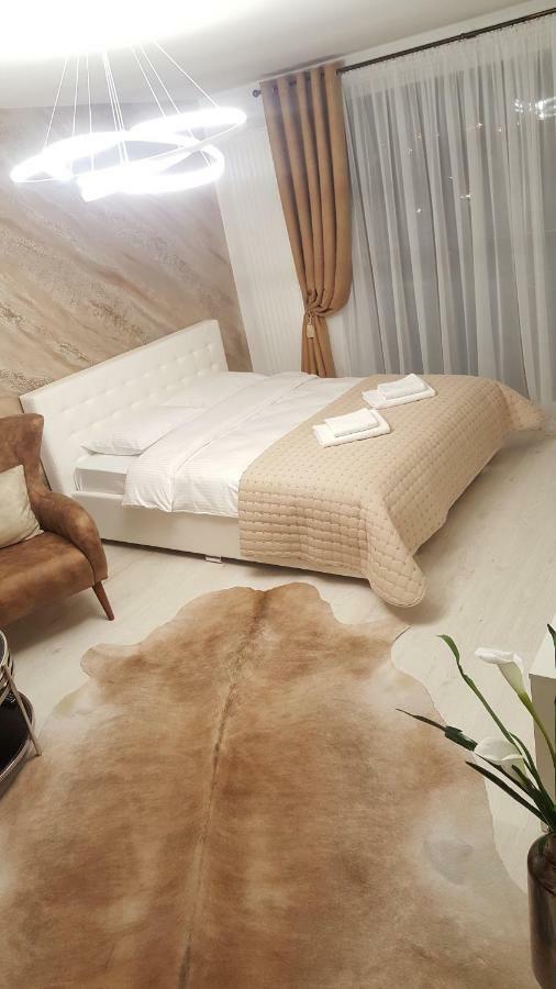 Apartment Alonisos Lux Брашов Екстериор снимка