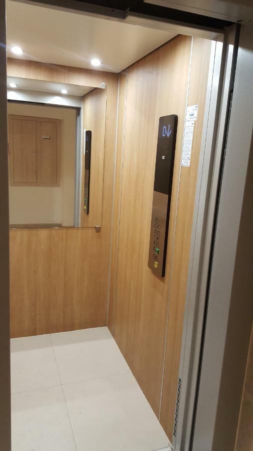 Apartment Alonisos Lux Брашов Екстериор снимка