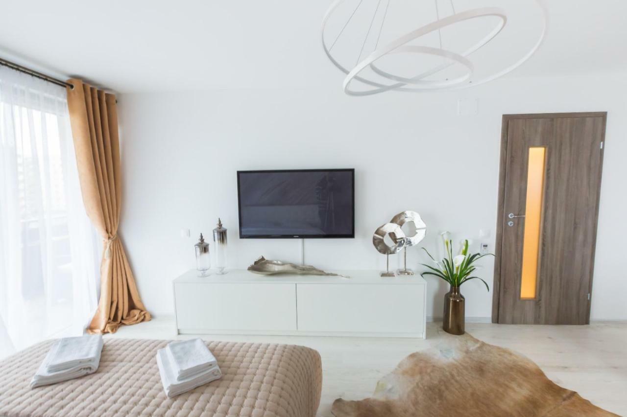 Apartment Alonisos Lux Брашов Екстериор снимка