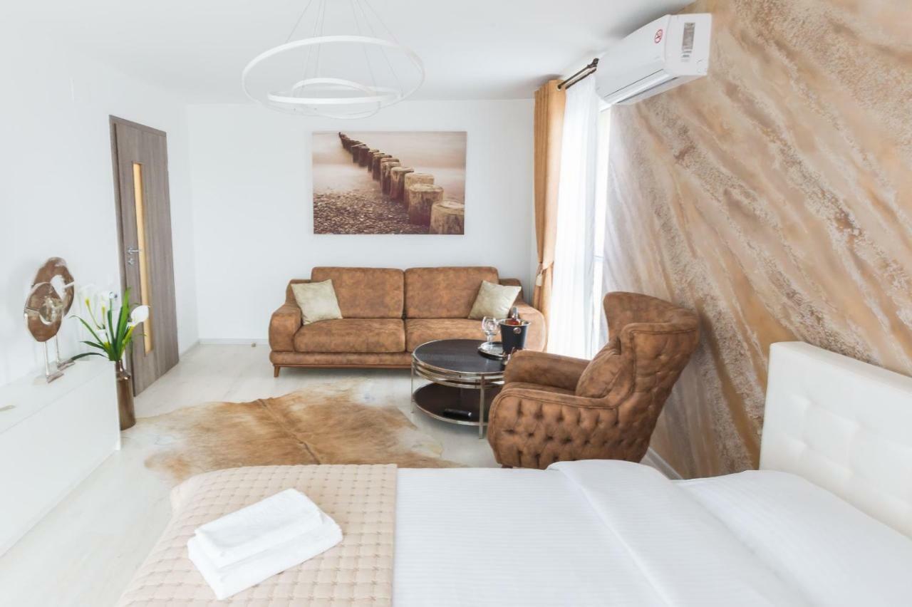 Apartment Alonisos Lux Брашов Екстериор снимка
