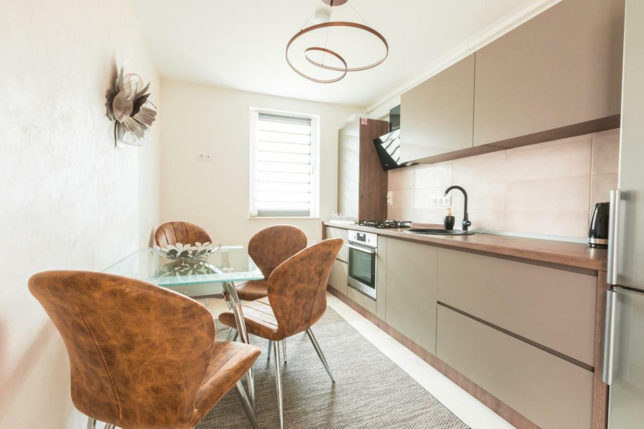 Apartment Alonisos Lux Брашов Екстериор снимка